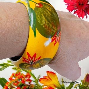 🔥3/$30🔥 Vintage chunky hand painted brilliant statement bangle bracelet